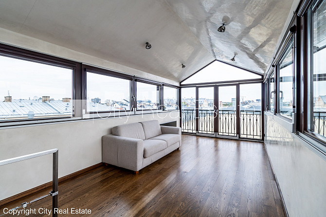 Fasādes māja, renovēta māja, slēgts pagalms, pazemes autostāvvieta, ieeja no ielas, luksuss Rīga - foto 17