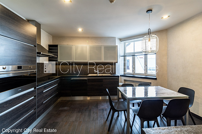 Fasādes māja, renovēta māja, slēgts pagalms, pazemes autostāvvieta, ieeja no ielas, luksuss Rīga - foto 5