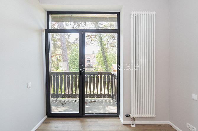 Новостройка, благоустроенная озеленённая территория, подъездная дорога покрыта Юрмала - изображение 7