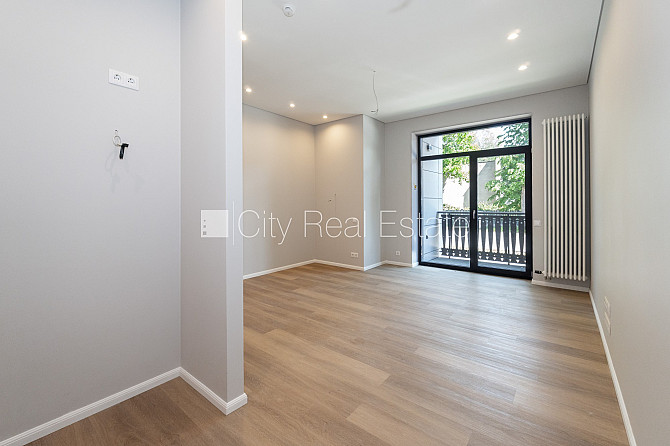 Новостройка, благоустроенная озеленённая территория, подъездная дорога покрыта Юрмала - изображение 3