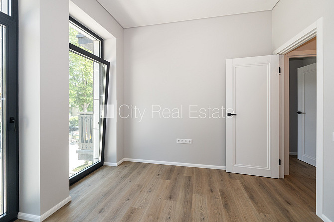 Новостройка, зеленая территория, закрытая территория, въездные ворота оснащены Юрмала - изображение 13