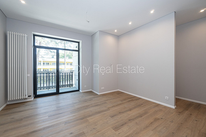 Новостройка, зеленая территория, закрытая территория, въездные ворота оснащены Юрмала - изображение 9