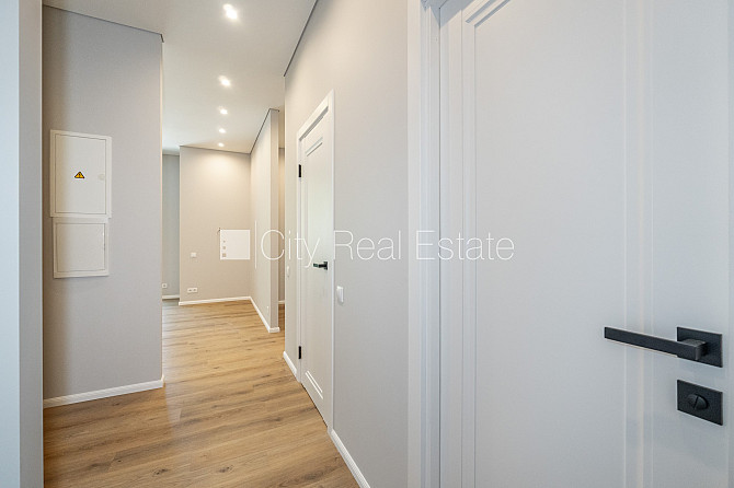 Новостройка, зеленая территория, закрытая территория, въездные ворота оснащены Юрмала - изображение 18