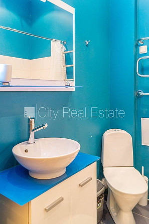 Fasādes māja, bruģēts piebraucamais ceļš, ieeja no pagalma, kāpņu telpa pēc kosmētiskā Rīga - foto 13