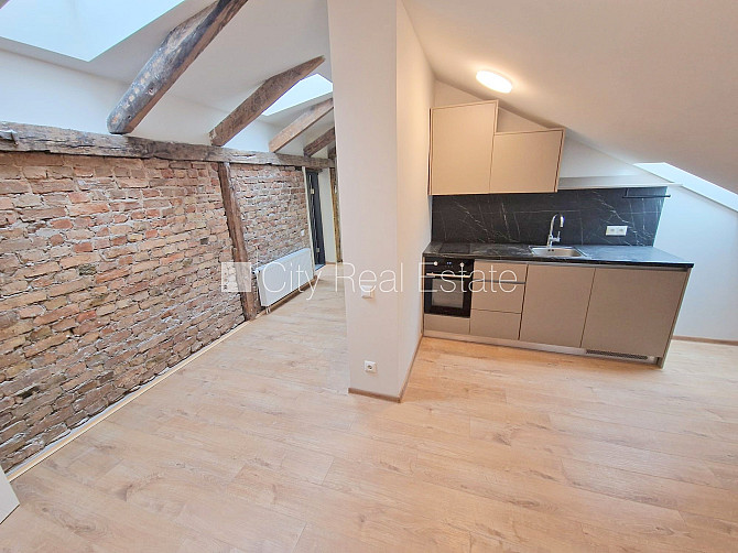 Здание во дворе, реновированный дом, закрытый двор, вход с улицы и со двора, Рига - изображение 1