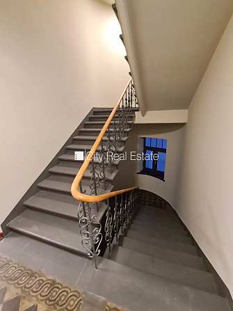 Здание во дворе, реновированный дом, закрытый двор, вход с улицы и со двора, Рига - изображение 13