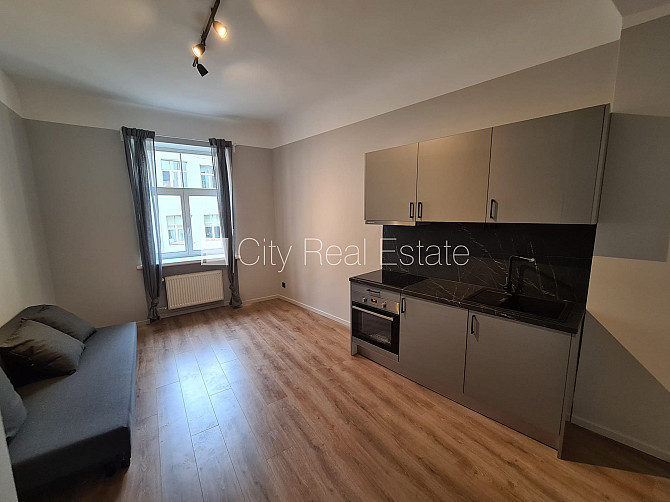 Фасадный дом, реновированный дом, закрытый двор, вход с улицы и со двора, лифт, Рига - изображение 3