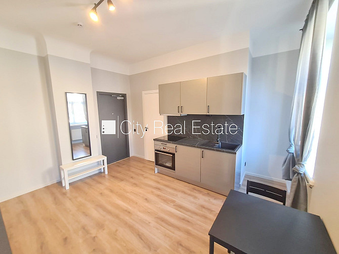 Здание во дворе, фасадный дом, закрытый двор, вход с улицы и со двора, лифт, Рига - изображение 4