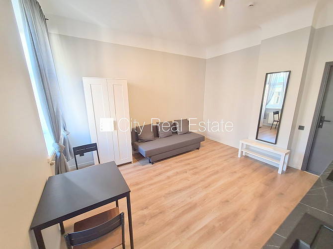 Здание во дворе, фасадный дом, закрытый двор, вход с улицы и со двора, лифт, Рига - изображение 7