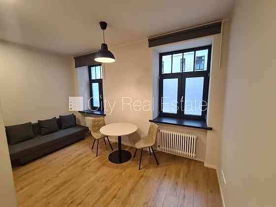 Здание во дворе, реновированный дом, закрытый двор, вход со двора, лифт, Рига