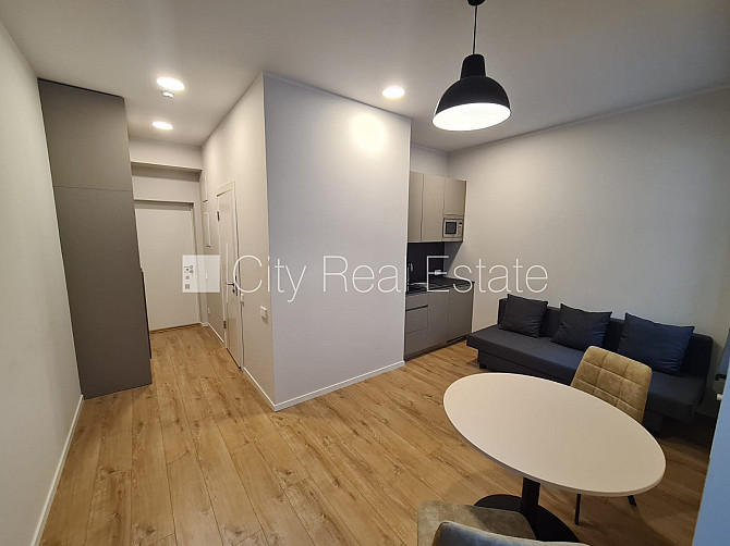 Здание во дворе, реновированный дом, закрытый двор, вход со двора, лифт, Рига - изображение 1