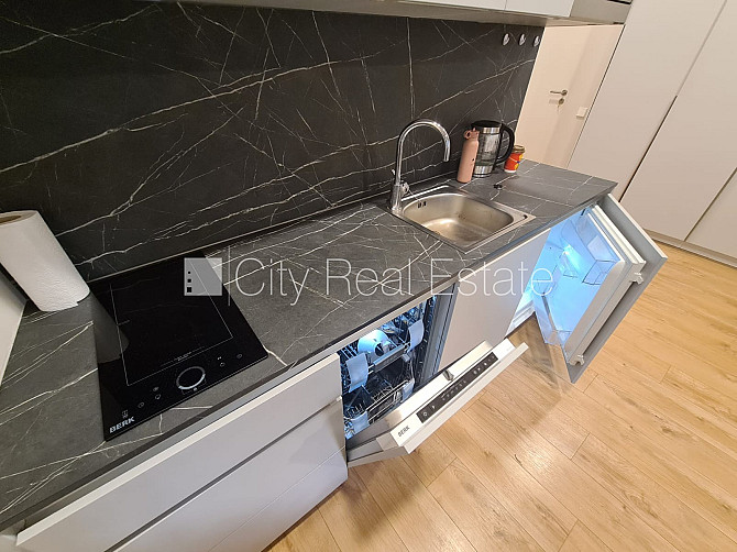 Здание во дворе, реновированный дом, закрытый двор, вход со двора, лифт, Рига - изображение 13