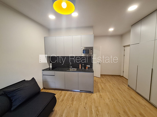 Здание во дворе, реновированный дом, закрытый двор, вход со двора, лифт, Рига - изображение 11