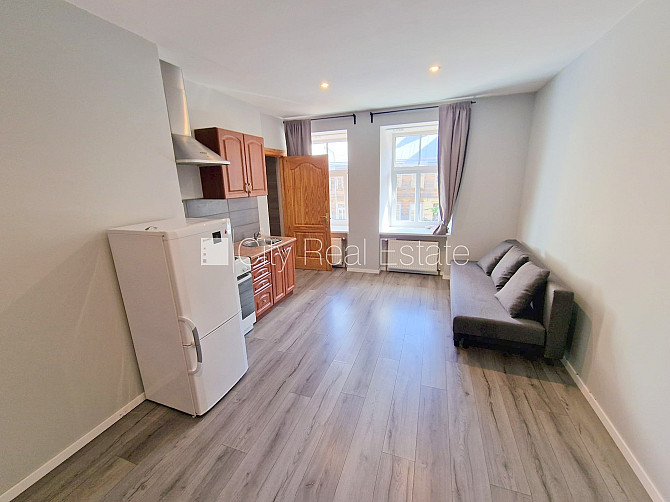 Фасадный дом, реновированный дом, благоустроенный озеленённый двор, закрытый Рига - изображение 3