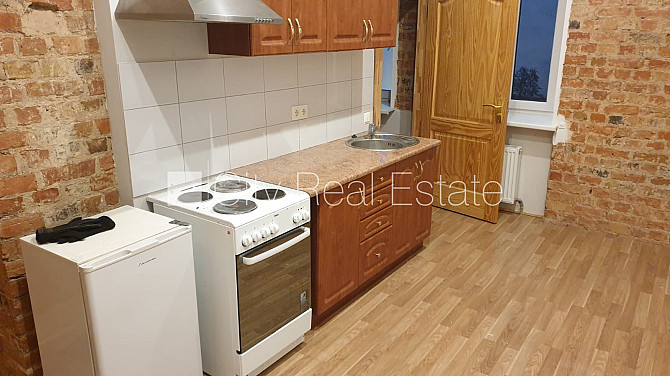 Fasādes māja, renovēta māja, labiekārtota apzaļumota teritorija, slēgts pagalms, ieeja no Rīga - foto 17