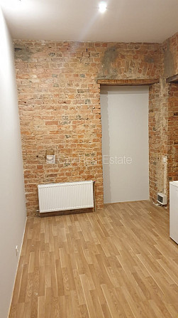 Fasādes māja, renovēta māja, labiekārtota apzaļumota teritorija, slēgts pagalms, ieeja no Rīga - foto 20