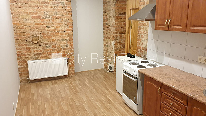 Fasādes māja, renovēta māja, labiekārtota apzaļumota teritorija, slēgts pagalms, ieeja no Rīga - foto 15