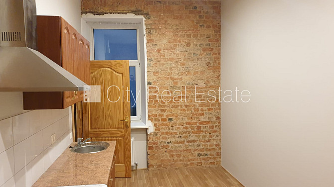 Fasādes māja, renovēta māja, labiekārtota apzaļumota teritorija, slēgts pagalms, ieeja no Rīga - foto 18