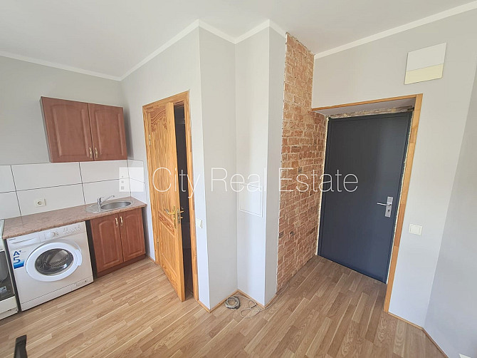 Pagalma ēka, renovēta māja, slēgts pagalms, ieeja no ielas un pagalma, kāpņu telpa pēc Rīga - foto 3