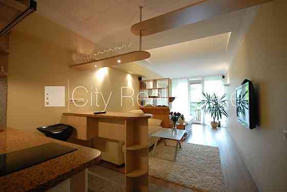 Новостройка, фасадный дом, благоустроенная озеленённая территория, Рига