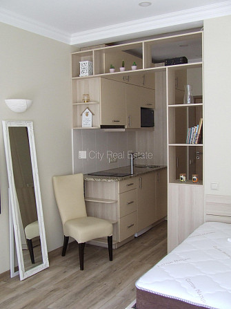 Jaunceltne, labiekārtota apzaļumota teritorija, slēgta teritorija, pirmais stāvs ar dārzu, Rīga - foto 4