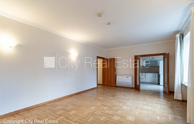 Fasādes māja, renovēta māja, slēgts pagalms, vieta automašīnai, ieeja no ielas un pagalma, Rīga - foto 20