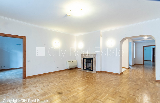 Fasādes māja, renovēta māja, slēgts pagalms, vieta automašīnai, ieeja no ielas un pagalma, Rīga - foto 17