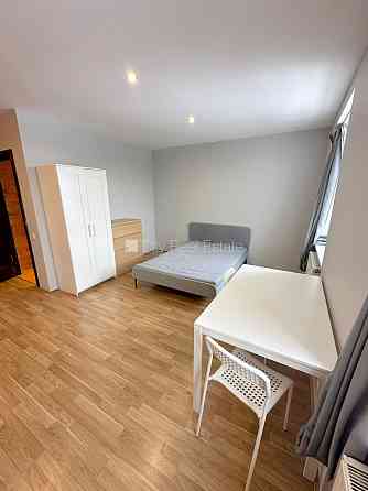 Здание во дворе, реновированный дом, закрытый двор, вход с улицы и со двора, Rīga