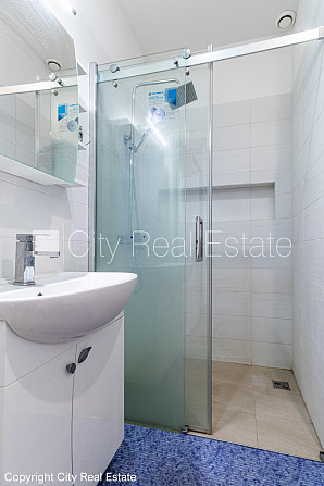 Земля в собственности, фасадный дом, реновированный дом, количество квартир в Рига - изображение 20