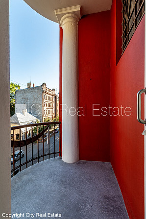 Фасадный дом, реновированный дом, количество квартир в здании 10 шт., поменянное Рига - изображение 16