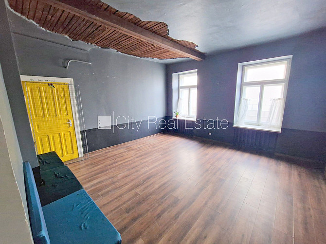 Фасадный дом, реновированный дом, вход с улицы, окна выходят на улицу, система Рига - изображение 13