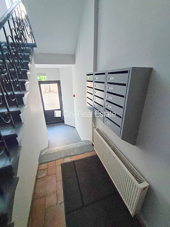 Fasādes māja, renovēta māja, ieeja no ielas un pagalma, kāpņu telpa pēc kosmētiskā Rīga - foto 11