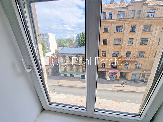 Fasādes māja, renovēta māja, ieeja no ielas un pagalma, kāpņu telpa pēc kosmētiskā Rīga - foto 4