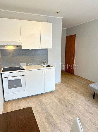 Fasādes māja, renovēta māja, ieeja no ielas un pagalma, kāpņu telpa pēc kosmētiskā Rīga - foto 7