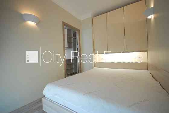 Новостройка, благоустроенная озеленённая территория, закрытый двор, территория Rīga