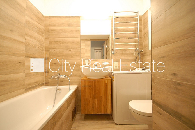 Jaunceltne, labiekārtota apzaļumota teritorija, slēgts pagalms, iežogota teritorija ar metāla Rīga - foto 9