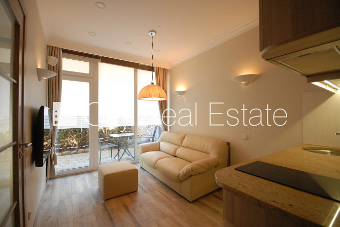 Jaunceltne, labiekārtota apzaļumota teritorija, slēgts pagalms, iežogota teritorija ar metāla Rīga - foto 1