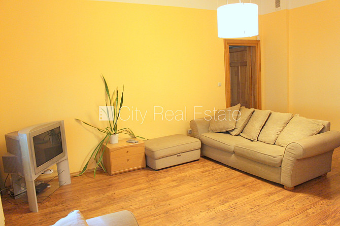 Pagalma māja, vieta automašīnai, guļamistabu skaits 1 gab., viena istaba izolēta, studio tipa, Rīga - foto 7