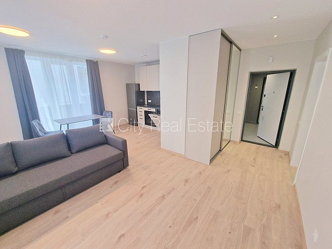 Fasādes māja, renovēta māja, slēgts pagalms, iežogota teritorija, vieta automašīnai, ieeja Rīga - foto 10