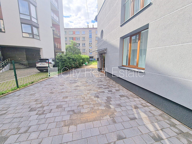 Fasādes māja, renovēta māja, slēgts pagalms, iežogota teritorija, vieta automašīnai, ieeja Rīga - foto 15