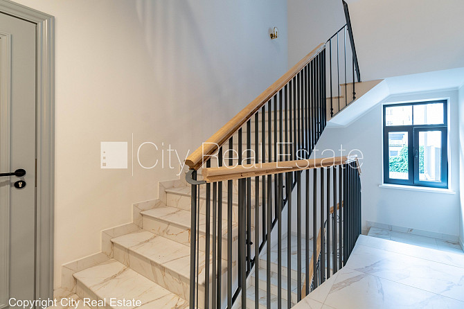 Jaunceltne, pagalma ēka, iespēja nomāt autostāvvietu, pagalmā bērnu spēļu laukums, ir Rīga - foto 18