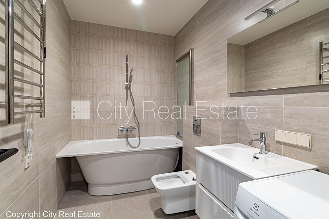 Jaunceltne, pagalma ēka, iespēja nomāt autostāvvietu, pagalmā bērnu spēļu laukums, ir Rīga - foto 13