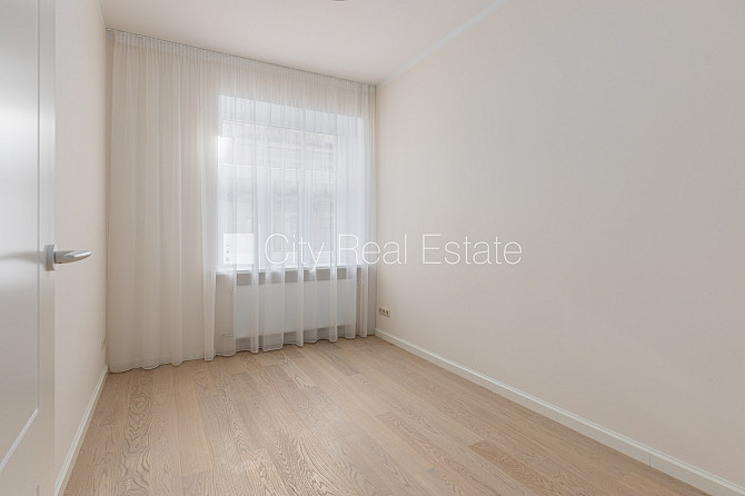 Fasādes māja, renovēta māja, labiekārtots apzaļumots pagalms, slēgts pagalms, iespēja Rīga - foto 15