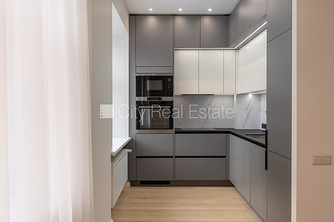 Fasādes māja, renovēta māja, labiekārtots apzaļumots pagalms, slēgts pagalms, iespēja Rīga - foto 2