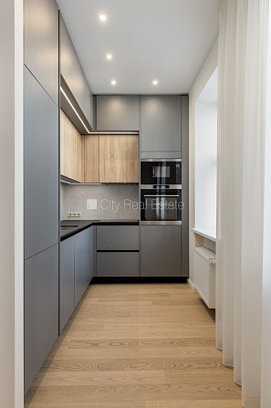 Fasādes māja, renovēta māja, labiekārtots apzaļumots pagalms, slēgts pagalms, iespēja Rīga - foto 8