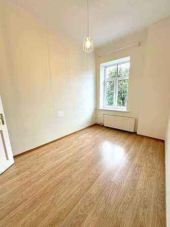 Pagalma māja, bruģēts piebraucamais ceļš, slēgts pagalms, vieta automašīnai, apsargāts Rīga - foto 7