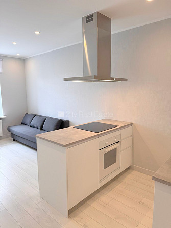 Fasādes māja, renovēta māja, slēgts pagalms, ieeja no ielas un pagalma, kāpņu telpa pēc Rīga - foto 19