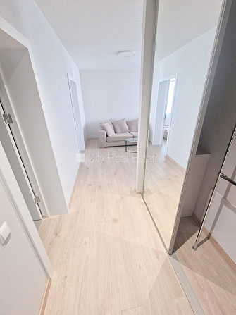 Fasādes māja, renovēta māja, slēgts pagalms, iežogota teritorija, vieta automašīnai, ieeja Rīga - foto 14