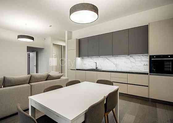 Земля в собственности, новостройка, благоустроенная озеленённая территория, Юрмала