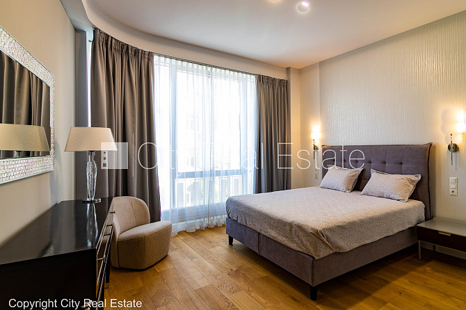 Jaunceltne, fasādes māja, ieeja no pagalma, ir lifts, kāpņu telpa pēc kapitālā remonta, Rīga - foto 6